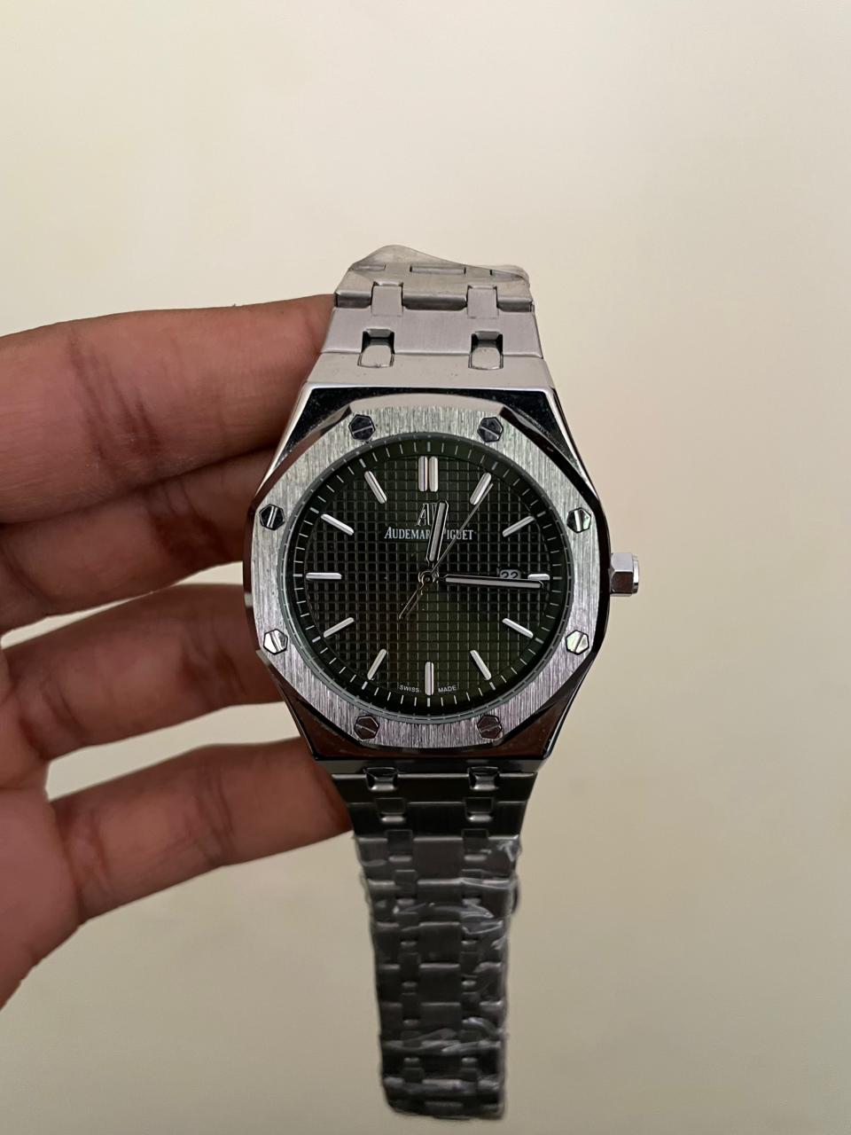 AP ROYALOAK - B2122 - 41MM - SILVER GREEN - QUARTZ WATCH