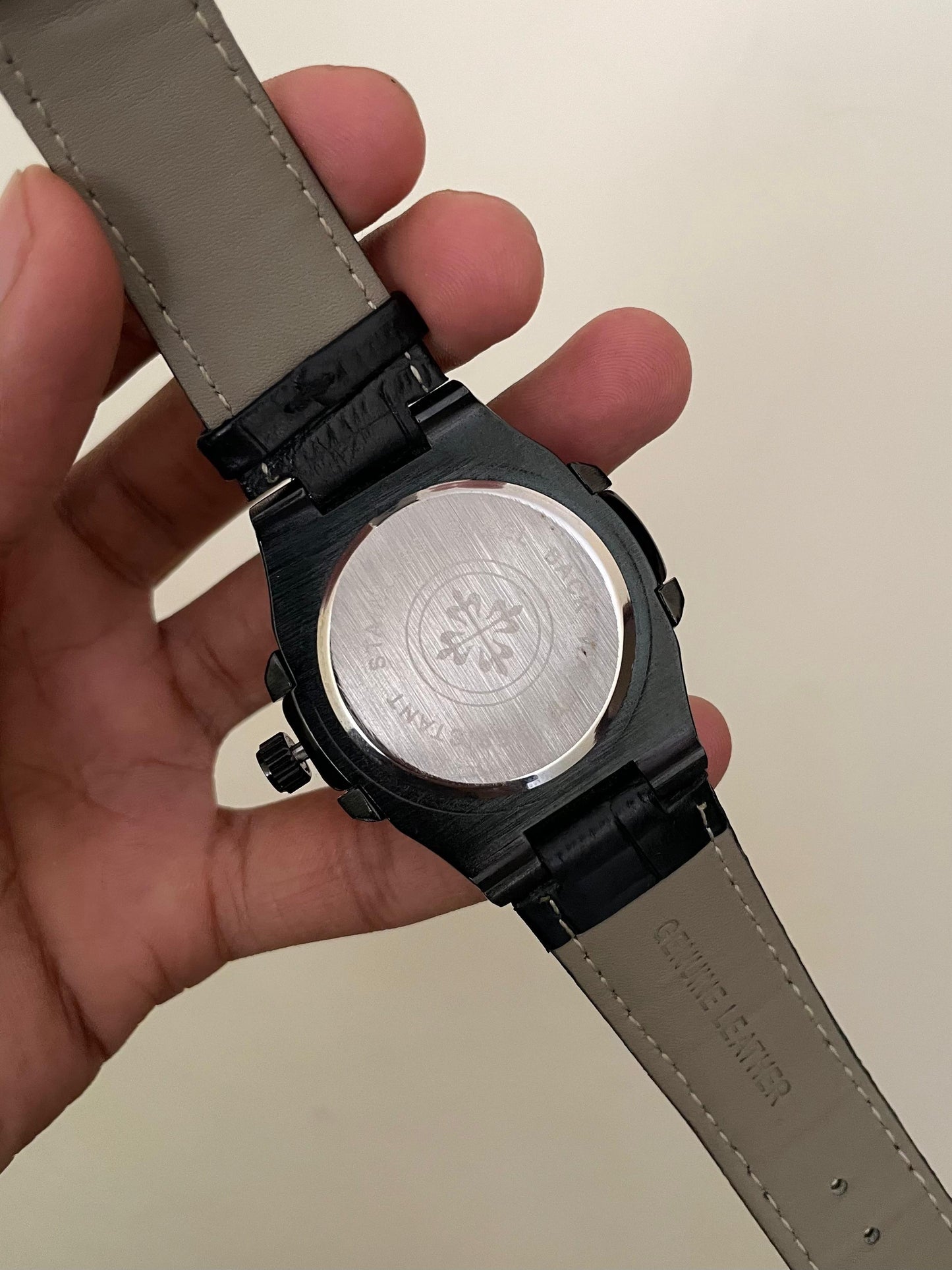 PP NAUTILUS - B2101 - 41MM - ALL BLACK - QUARTZ WATCH